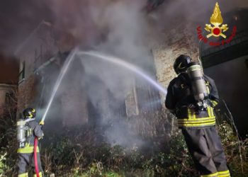 TRIESTE: INCENDIO MAGAZZINO DISMESSO