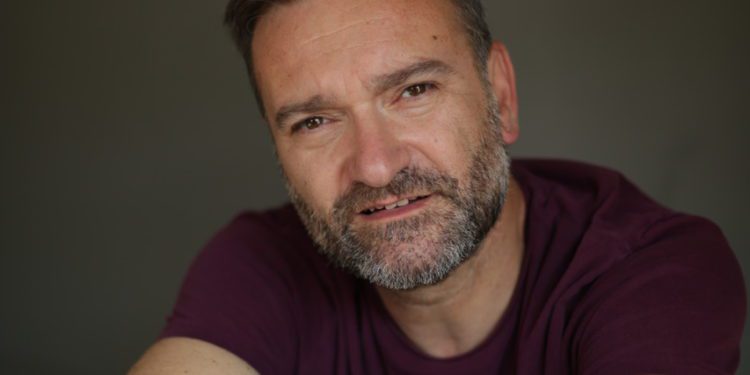 Fabian Grutt è il protagonista del nuovo appuntamento “Giovedì Stand Up Comedy” al Teatro Sancarluccio di Napoli