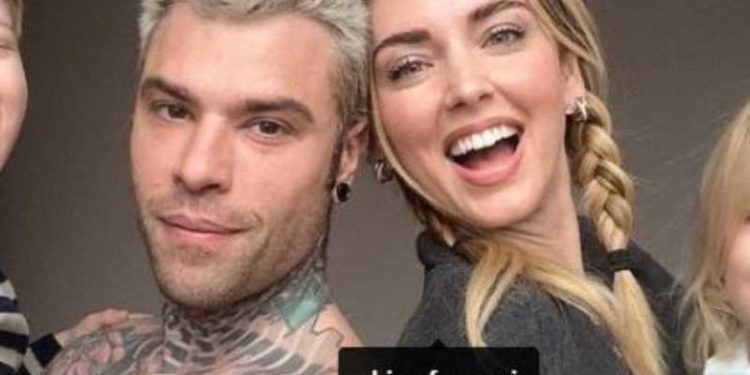 Ferragnez: dal bacio di Rose Chemical al silenzio social, cosa sta accadendo alla coppia di influencer