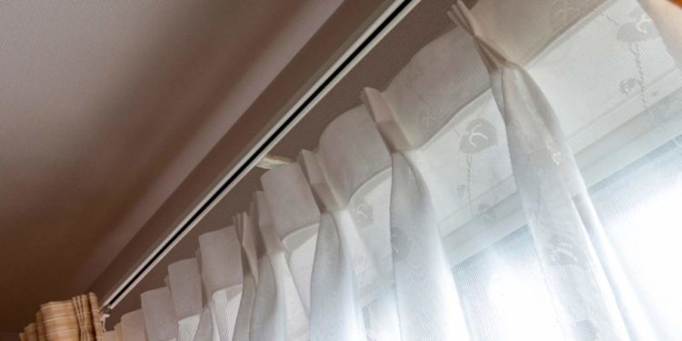 Come realizzare una tenda arricciata: il tutorial