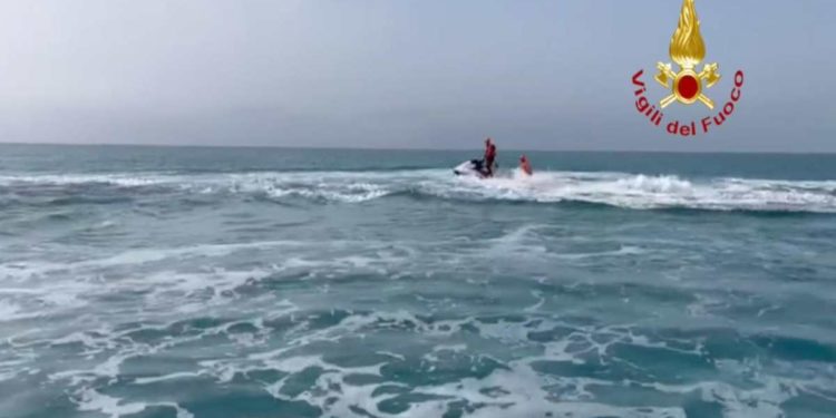 La ricerca dei dispersi a Cutro