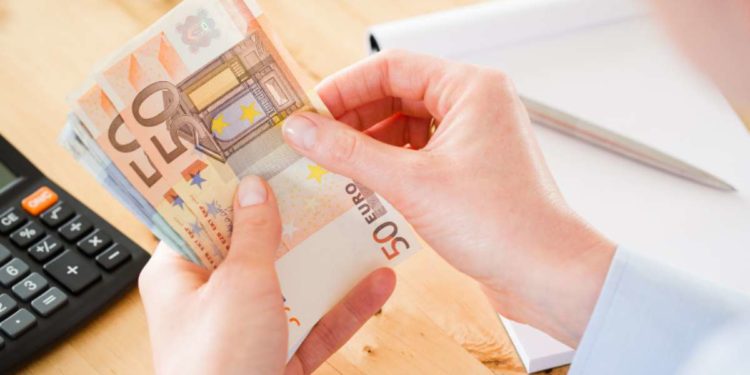 Fino a 3mila euro per i titolari di Postepay, ecco come