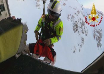 Pietracamela: Salvato un cane sul Gran Sasso, a 2.400 metri di quota | Il video