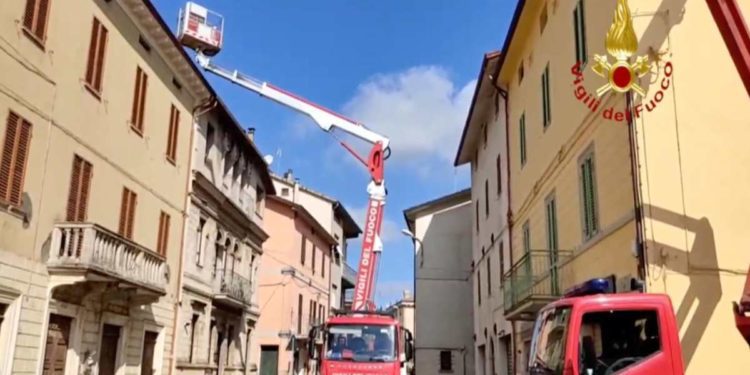 Terremoto nel parigino