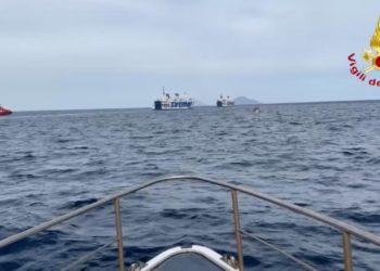 Lipari: In fiamme la cabina di comando di un traghetto | Il video