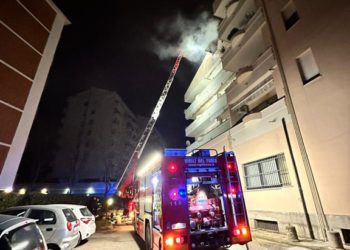 Pescara: Fiamme al 5°piano si un edificio in via Tito Speri | Il video