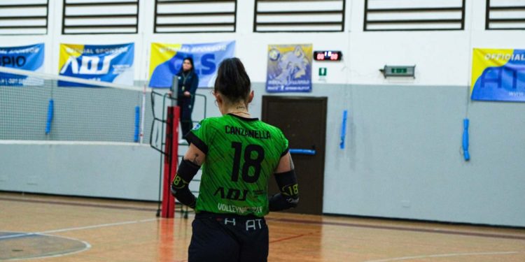 Il libero Canzanella del Volley Napoli parla della sfida con Volley World: «Abbiamo vinto da squadra!»