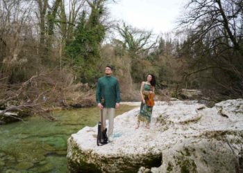 In occasione della World Water Day del 22 marzo il duo KamAak pubblica il brano “Sand and Stones”