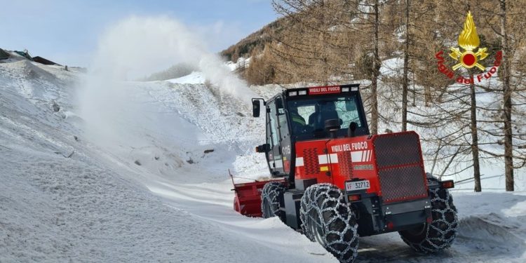 Sestriere: Addestramento gruppo operativi speciali con fresa spazzaneve | Il video