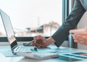 Imprenditore a computer