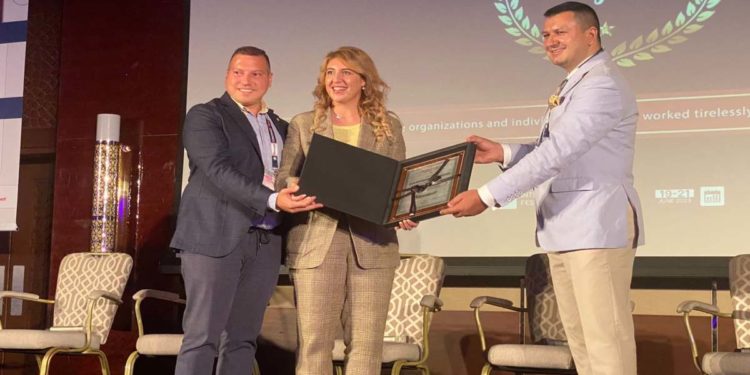 Imprenditori italiani ricevono il prestigioso Visionaries Award all’Education 2.0 di Dubai