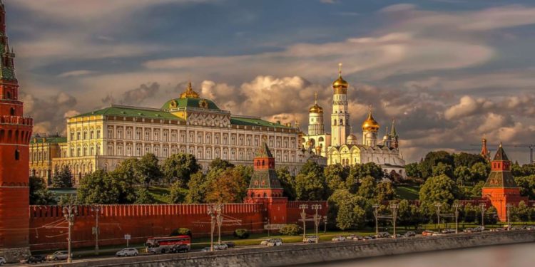 Putin: “Difenderemo la Russia, i traditori saranno puniti”