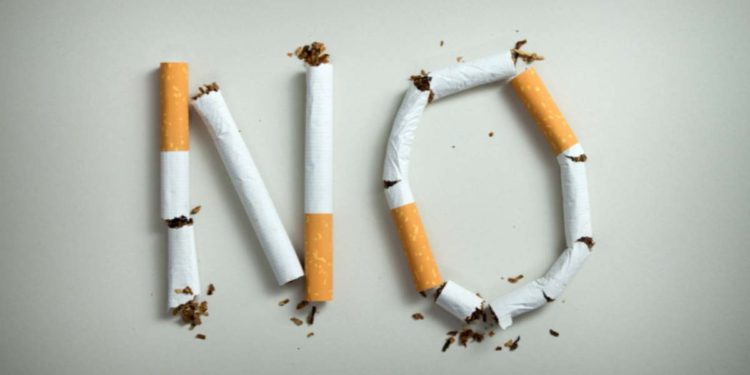 Puzza di fumo in casa? Ecco come eliminarla con pochi e semplici ingredienti