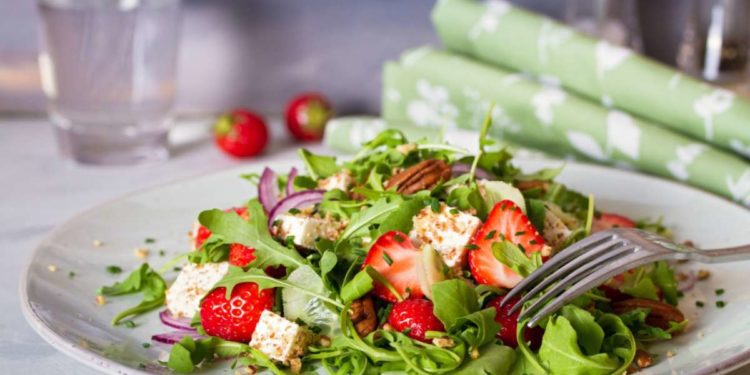 Biochimica “anti-caldo” degli alimenti: cosa scegliere, cosa mangiare e come cucinare in estate