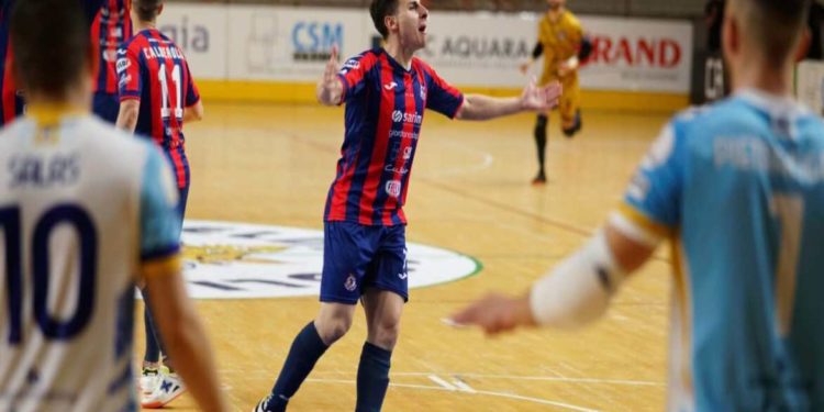 FELDI EBOLI, RINNOVO CAPONGIRO