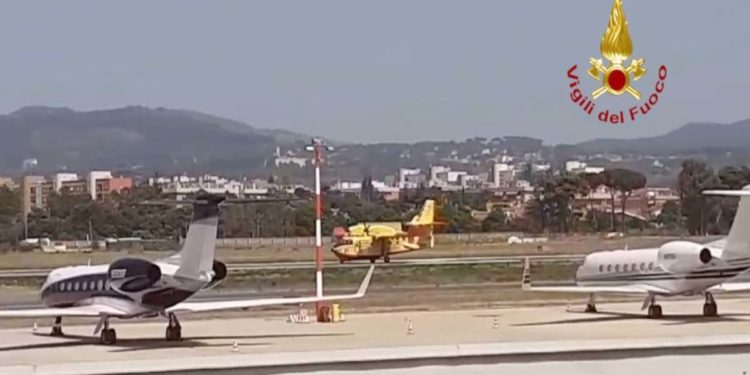 Incendi boschivi in Grecia: Partiti due canadair dall’Italia