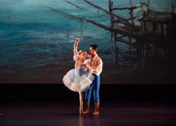 La ballerina e influencer Serena Rainò valorizza i Trabucchi storici e il Gargano tra danza classica e contenuti social