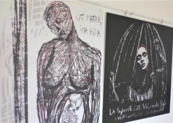 AI GIARDINI RAVINO DI FORIO LA MOSTRA DELL’ARTISTA MILA MARANIELLO SUI MISTERI E LE LEGGENDE DELLA CITTA’ DI NAPOLI