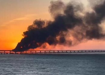 Ucraina, Kiev ammette attacco a ponte di Kerch che collega Russia e Crimea