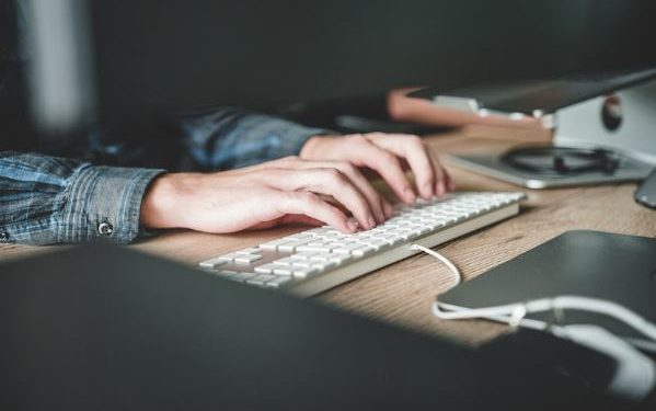 Lavorare come sviluppatore software: da dove iniziare ?