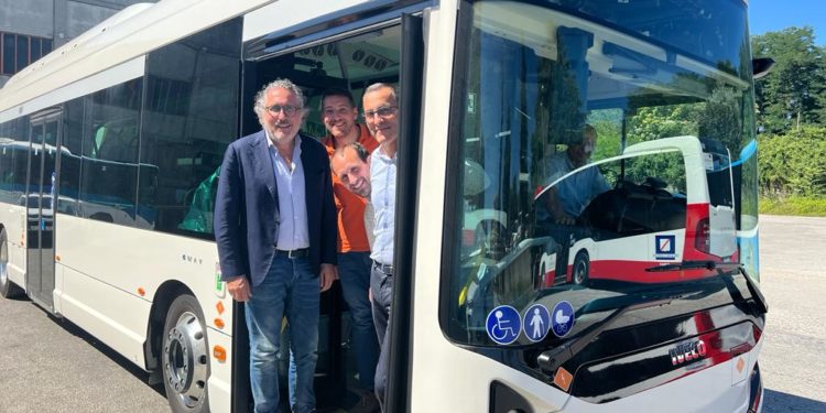 𝐀𝐝 𝐀𝐯𝐞𝐥𝐥𝐢𝐧𝐨 𝐀𝐈𝐑 𝐂𝐚𝐦𝐩𝐚𝐧𝐢𝐚 𝐭𝐞𝐬𝐭𝐚 𝐢 𝐛𝐮𝐬 𝐞𝐥𝐞𝐭𝐭𝐫𝐢𝐜𝐢 𝐝𝐞𝐥𝐥𝐚 𝐈𝐯𝐞𝐜𝐨