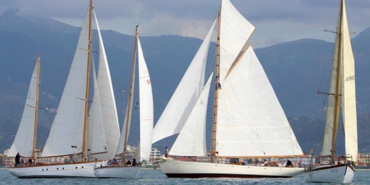 A Viareggio il Museo Galleggiante della marineria, dal 12 al 15 ottobre 2023 torna il 18° raduno delle Vele Storiche