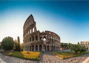 Allarme bomba al Colosseo, sul posto gli artificieri