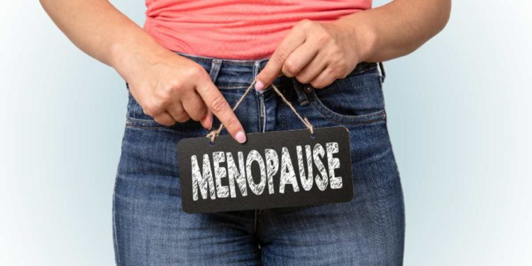 Giornata menopausa (18/10): sintomi comuni, vantaggi terapia ormonale sulla demenza senile
