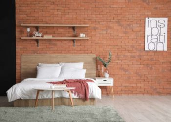 Camera dal letto, come scegliere la decorazione giusta per le pareti
