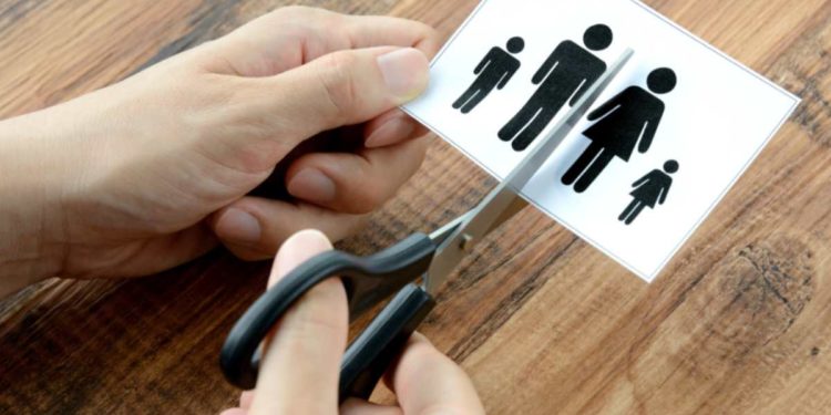 Un sondaggio su 2000 italiani svela le principali abitudini che possono rovinare una relazione