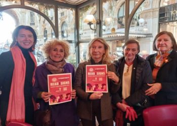 LA GALLERIA DI MILANO IN ARANCIONE  CONTRO LA VIOLENZA SULLE DONNE