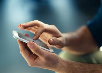 I Vantaggi e gli Svantaggi dell’Uso degli Smartphone a Scuola