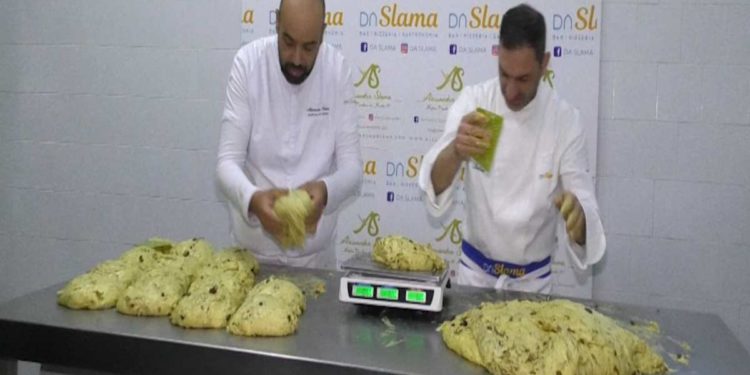 IL “WONKA” DELL’ISCHITANO ALESSANDRO SLAMA VINCEIL CONTEST “UN PANETTONE PER L’EUROPA” E ACCEDE ALLA FINALE DELLA COPPA DELMONDO 2024
