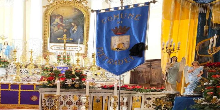 A PIETRADEFUSI LA PROFESSORESSA LUCIA MATTERA, UCCISA INVESTITA DA UN TIR, E’ STATA RICORDATA CON TUTTI GLI ONORI ISTITUZIONALI