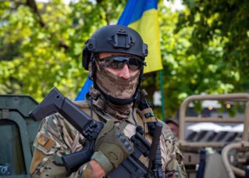 Ucraina, Kiev distrugge nave russa in Crimea