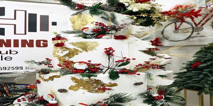 CALOROSI CONSENSI PER IL FASHION GOLD CHRISTMAS: PREMI, SFILATE, MUSICA E TANTO GLAMOUR A VILLA RUGGIERO PER UN EVENTO STELLARE