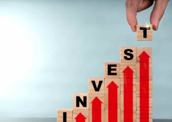 L’Italia dovrebbe rilanciare gli investimenti, potenziare le riforme in corso in materia di giustizia civile e concorrenza e affrontare il problema del debito pubblico