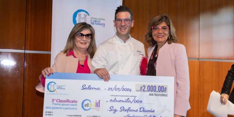 SILVIA CHIRICO VINCE SELF M-AID AWARD