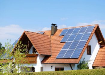 Bonus fotovoltaico, cos’è il reddito energetico 2024: domande e a chi spetta