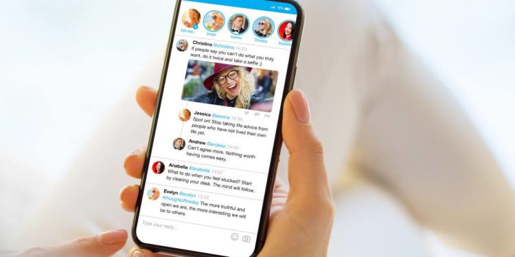 Crolla l’impero social di Chiara Ferragni: perde quasi 6.000 follower al giorno