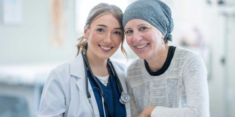 GIORNATA MONDIALE CONTRO IL CANCRO: NEL 2024 FONDAZIONE AIRC INVESTE 143 MILIONI DI EURO E DÀ NUOVA FORZA A 6MILA SCIENZIATI CON LE ARANCE ROSSE DELLA RICERCA