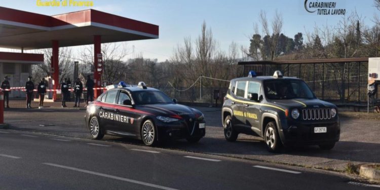 Operazione Manda foto