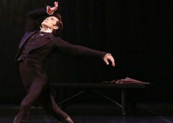 Sanremo 2024, Roberto Bolle incanta l’Ariston col ‘Bolero’ di Ravel