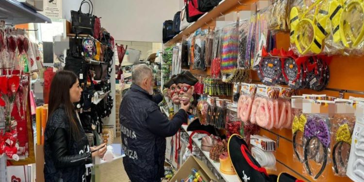 Sequestrati oltre 42.000 prodotti non sicuri posti in vendita per la festività di “carnevale”