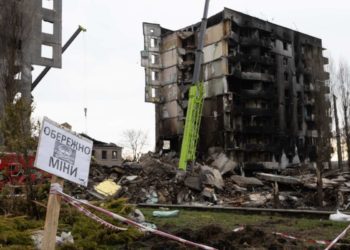 Ucraina, raid su diverse città. Missile Russia verso Polonia