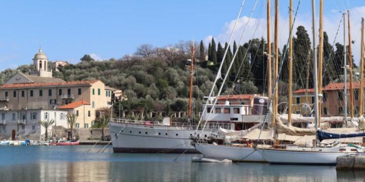 Cantiere Valdettaro: i restauri in corso, il ritorno in mare di Vera Mary e il raduno “Vele d’Epoca dell’Alto Tirreno”