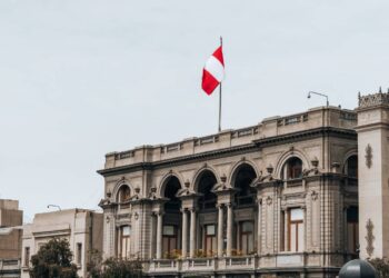 Perù, perquisita casa presidente Boluarte: si indaga per corruzione