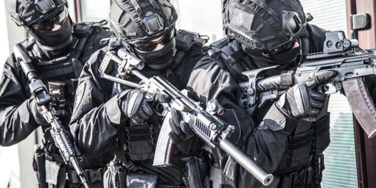 “Russia sapeva della minaccia Isis”, le responsabilità di Mosca nel dossier degli 007