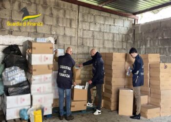 Sequestrate oltre 2 tonnellate di sigarette di contrabbando e contraffatte