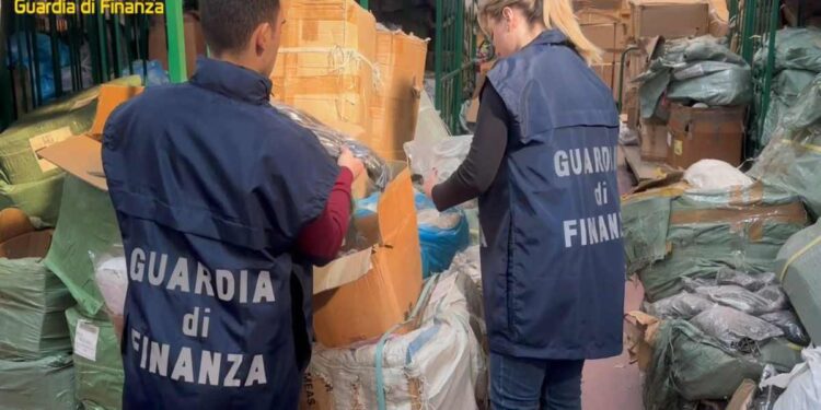 Sequestrati oltre 920 mila articoli non in regola